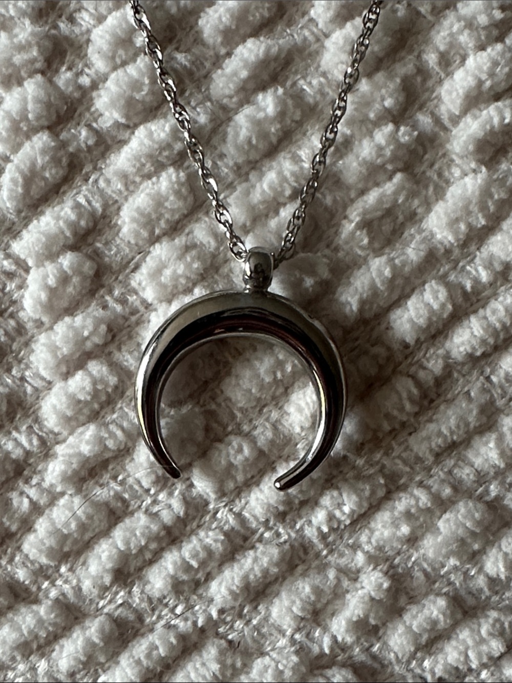 Minimalist Silver Crescent Moon Necklace
